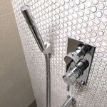 [熊好貼國際]蓮蓬頭架（台灣製造） 2個角度可掛永不鬆脫 免鑽 凹凸粗糙不平粗糙 平滑牆面皆可貼 牆掛 無痕掛勾掛鉤, , large