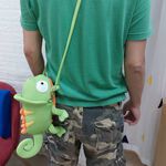 【生活好室】斜背包 手機包 側背包 變色龍 斜背包 後背包 造型背包 女生背包 肩背包 交換禮物 生日禮物 禮物, , large