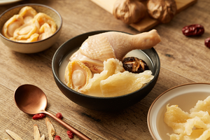 Collagen Chicken Soup with Fish Maw and Abalone