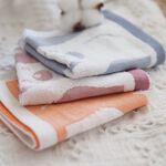 [Kaimei Cotton Industry] 12 entered into the group, random and excellent, high quality untwisted yarn, Imabari small square towel/handkerchief/hand towel/sweat wipe/spit towel, bear greeting style, , large
