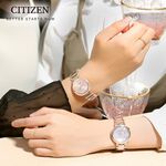 CITIZEN 星辰  L系列 廣告款 光動能大三針女錶 EM0922-81X, , large