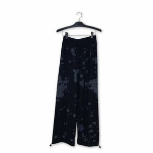 Red slit pocket wide pants black