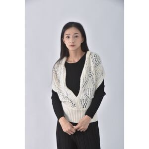 (F) in too毛衣白色罩衫二手衣