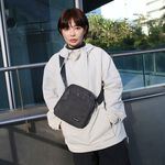 【YUNJOIN】Tech 直式多層斜跨包-灰色 都會小包 側背包 科技布料, , large