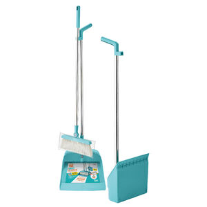 FLODING BROOM AND DUSTPAN SET