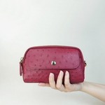 【M2nd】悠特蒂鴕鳥皮多功能斜揹包-楓紅(T75A), , large