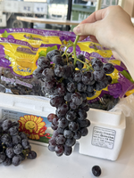 Black seedless grapes, , large
