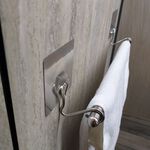 [熊好貼國際]毛巾架40公分單桿(SGS認證不銹鋼) 無痕掛勾 凹凸紋路牆面可貼(超黏貼)不鋼鋼 毛巾架 國貨掛鉤, , large