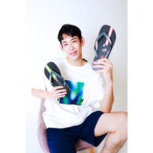 [巴拉娜巴西人字拖專賣店]中壢實體店面 Havaianas哈瓦仕 夾腳拖/人字拖鞋 STAR WARS 光劍 灰底灰帶 黑 沙灘 海灘 海邊 男款