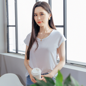 【NEONER】Ultra-Light Cooling 3/4 Sleeve Top – White (Slim Fit, Stretchy)