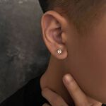 潮流鋯石黑色銅系四爪螺絲耳釘款耳環 -附馬卡收納盒 , , large