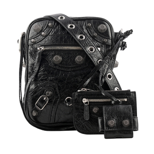 BALENCIAGA Le Cagole 銀釦小羊皮拉鍊方形斜背包/黑色