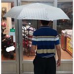 【周周生活】雨傘 現貨 自動傘 折疊傘 央帶格紋 大雨傘 大傘面 折疊雨傘 晴雨傘 遮陽傘 防潑水 抗UV 傘 快速出貨, , large