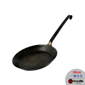 【德國turk土克鐵鍋】手工職人專業經典一體成型 平底鍋長柄26cm