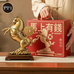 摩達客◉開運招財◉輕奢創意金色唐馬奔騰馬上有錢擺飾禮盒裝_客廳玄關臥室好風水好運勢, , large
