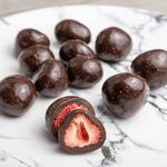Strawberries in dark chocolate, , large