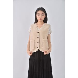 (S) gu質感背心杏色外套二手衣,  (S) gu質感背心杏色外套二手衣