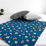 ［熊棉］多功能靜音防水墊｜加強止滑款｜中｜歡樂樹屋-深藍｜靜音防水 翻身無聲 乾爽防護 親膚柔軟 安心入睡 好清潔 超止滑, , large