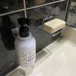 [熊好貼國際]洗髮精架 沐浴乳架 洗碗精架 永不生鏽 凹凸紋路牆面(超黏貼) 皆可貼 平滑面（重覆貼) 無痕掛勾掛鉤, , large