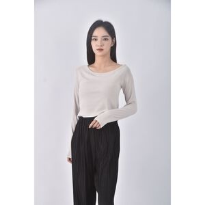 (S) xiao yan jia韓牌修身短版圓領杏色長袖上衣二手衣