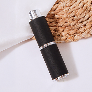 香水分裝瓶【4色可選】 8ml 贈分裝噴頭 旋蓋式 填充式 噴霧分裝瓶 香水 分裝 空罐 噴霧瓶 隨身瓶 鋁製 分裝瓶 香水分裝 小香 無蓋