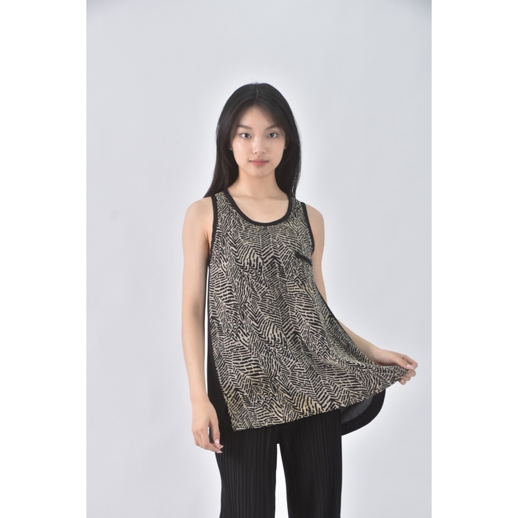 (S) osan質感無袖黑色上衣二手衣