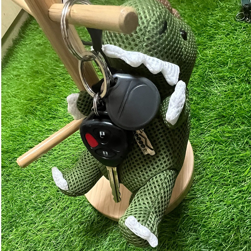 【可愛造型 可機洗 透氣抗菌】恐龍 鑰匙包 零錢包 吊飾 鑰匙圈吊飾 禮物 交換禮物 包包吊飾【加贈購物袋顏色隨機】 尚, , large