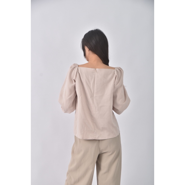 (S) double coco j韓牌低胸杏色長袖上衣二手衣, , large