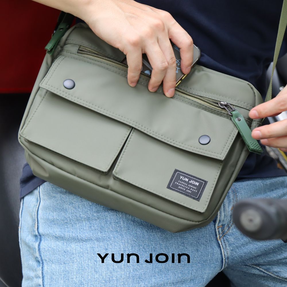【YUN JOIN】EMBER 經典側肩包-軍綠色  側背包 斜背包 公事包 收納 防潑水【超強7層收納】, , large