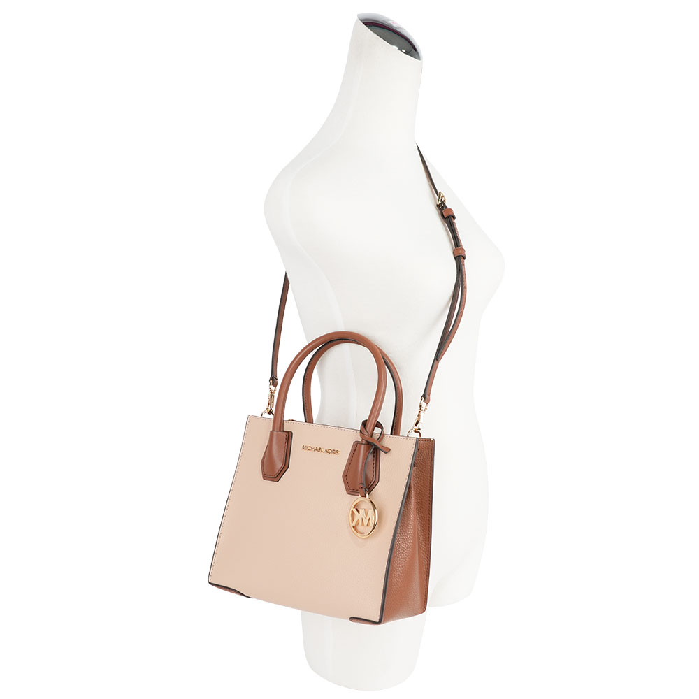 Michael Kors Mercer Logo 吊飾粒紋皮革中型二用包(粉膚/焦糖), , large