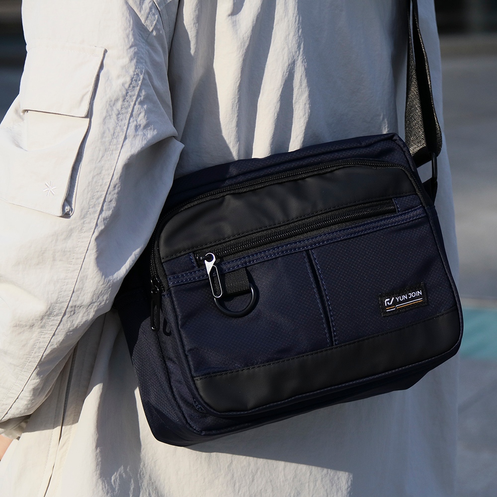 【YUNJOIN】AXIS 潮流斜背包-灰色   上班族 學生 業務 資料斜肩包 外出小包, , large