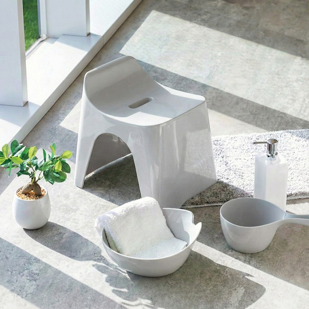 【HUBATH】日本製曲型浴室椅25cm 附舀水勺2件組(Ag+抗菌材質/可耐重100公斤/防潑水設計/沐浴椅) 鉛灰色, , large