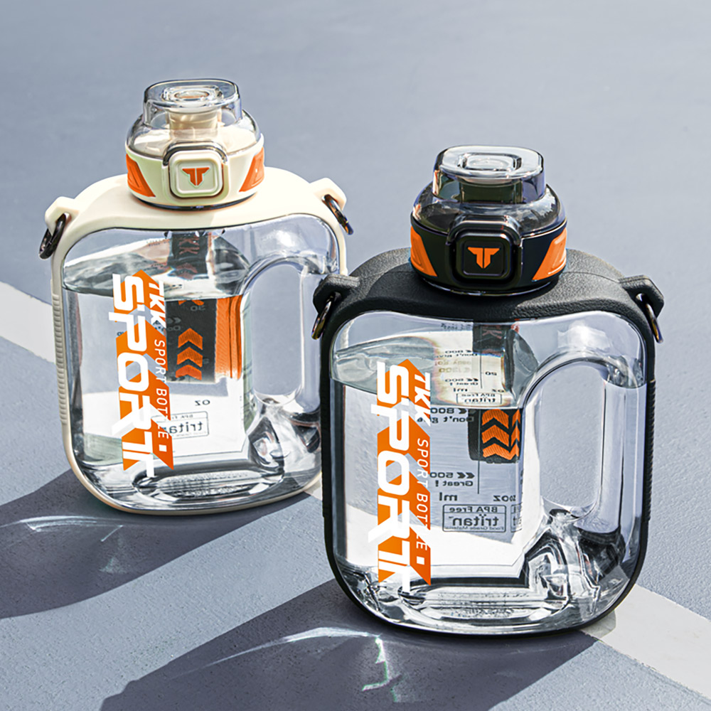【TKK】美國進口Tritan邁噸系列 手提+背帶 直飲+吸管大容量 運動水壺1000ML(附背帶)-火山黑, , large