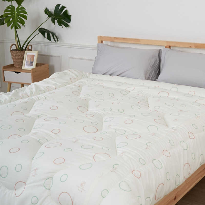 Four-hole fiber quilt, , large