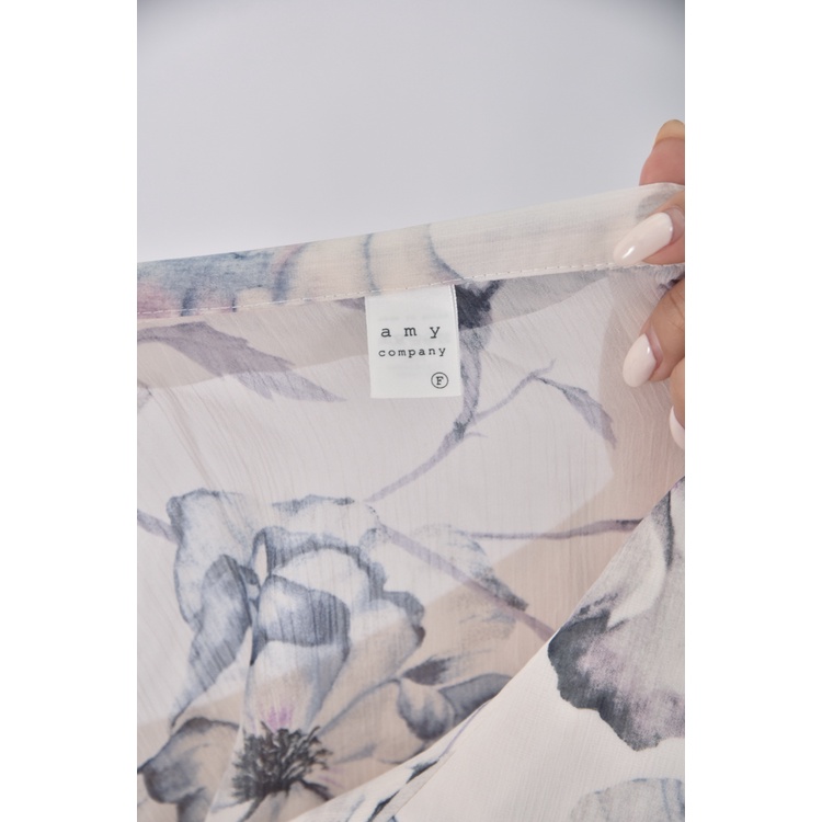 (S) amy company質感花紋白色短袖上衣二手衣, , large