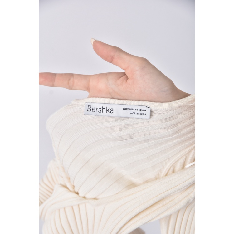 (S) 【安于晴Charlene私服】bershka質感V領白色長袖上衣二手衣, , large