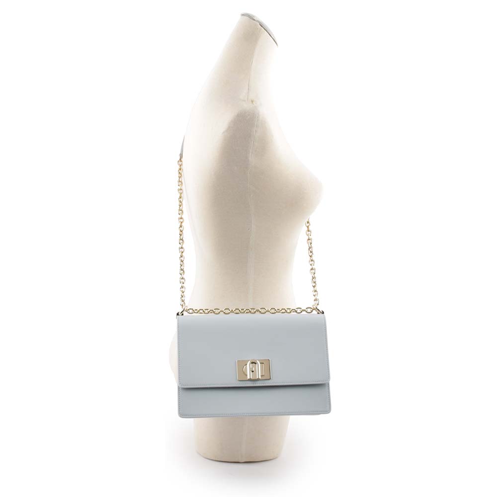 FURLA 1927 拱門轉釦小款翻蓋鏈帶二用包/淺藍色, , large
