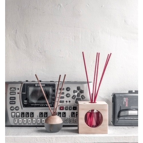 CRISTLINAS WOODEN CUBE AIR REFRESHENER - RED FRUIRTS