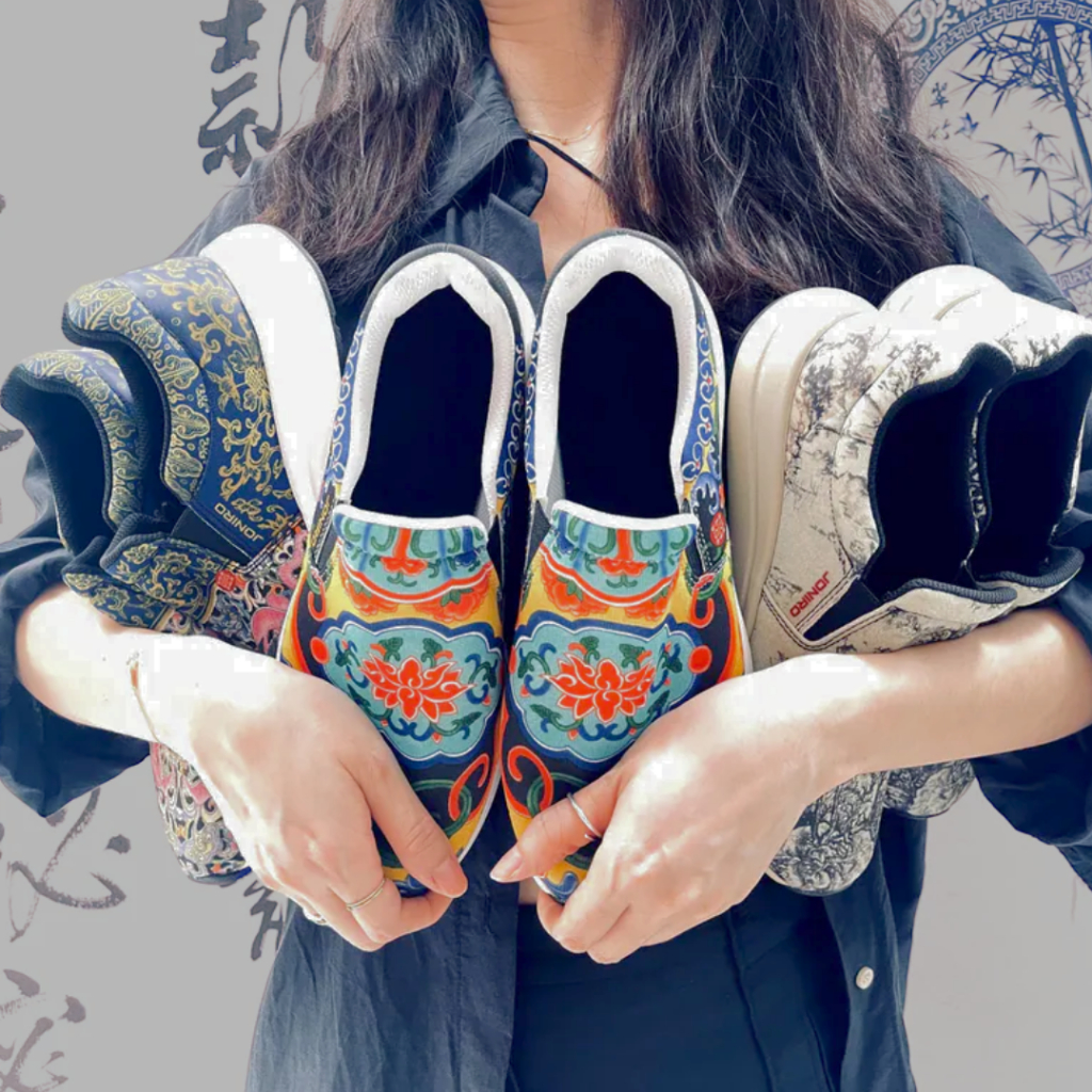 【JONIRO】台灣製造 懶人鞋 平底鞋 故宮聯名 美學工藝 百年文化 文化生活 男鞋/女鞋 (需預購), , large