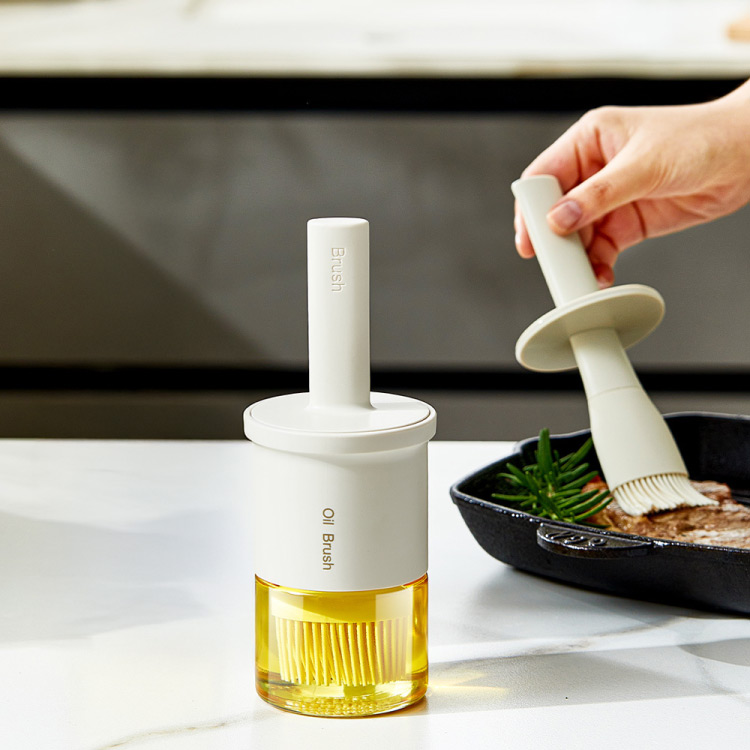 wide-mouth-oil-brush-bottle