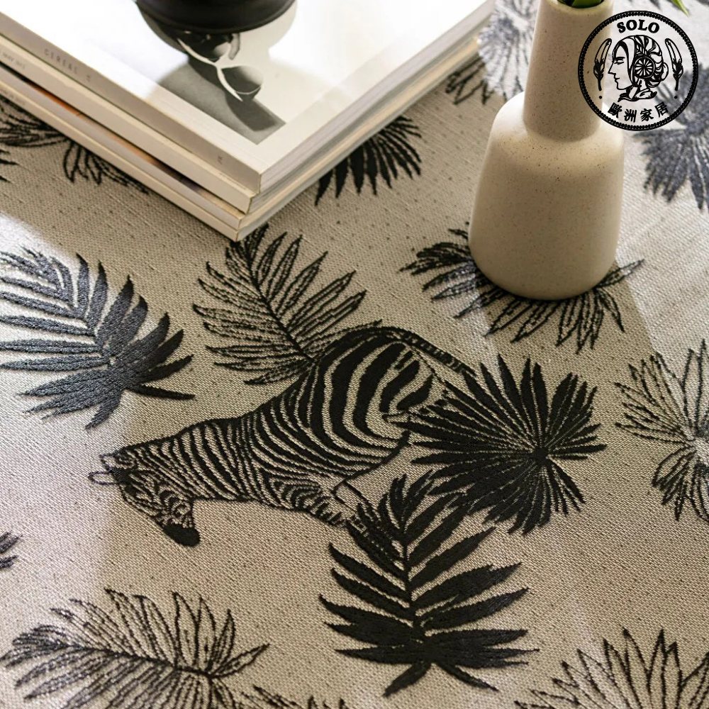 【SOLO歐洲家居】LCW Home 土耳其製 150x200cm 簍空斑馬 桌布 桌巾 防塵布 居家裝飾, , large