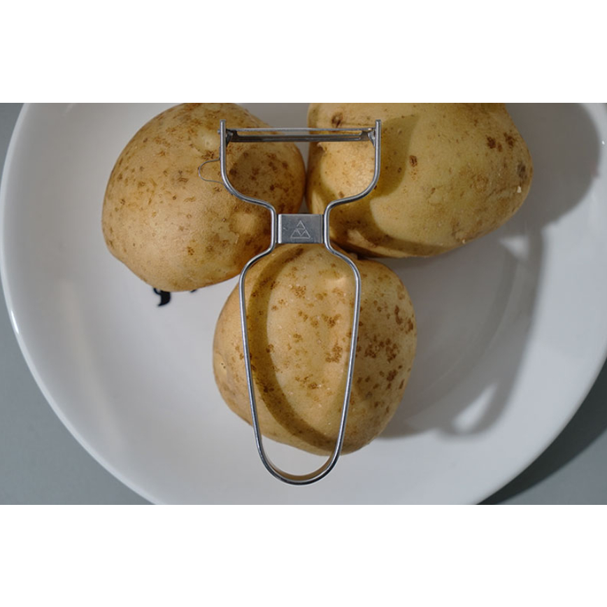 蓋瑞廚物【Triangle 三角牌 不銹鋼削皮器 質感超好】削皮器  刨絲器 刨刀  馬鈴薯削皮器 削皮 不銹鋼
