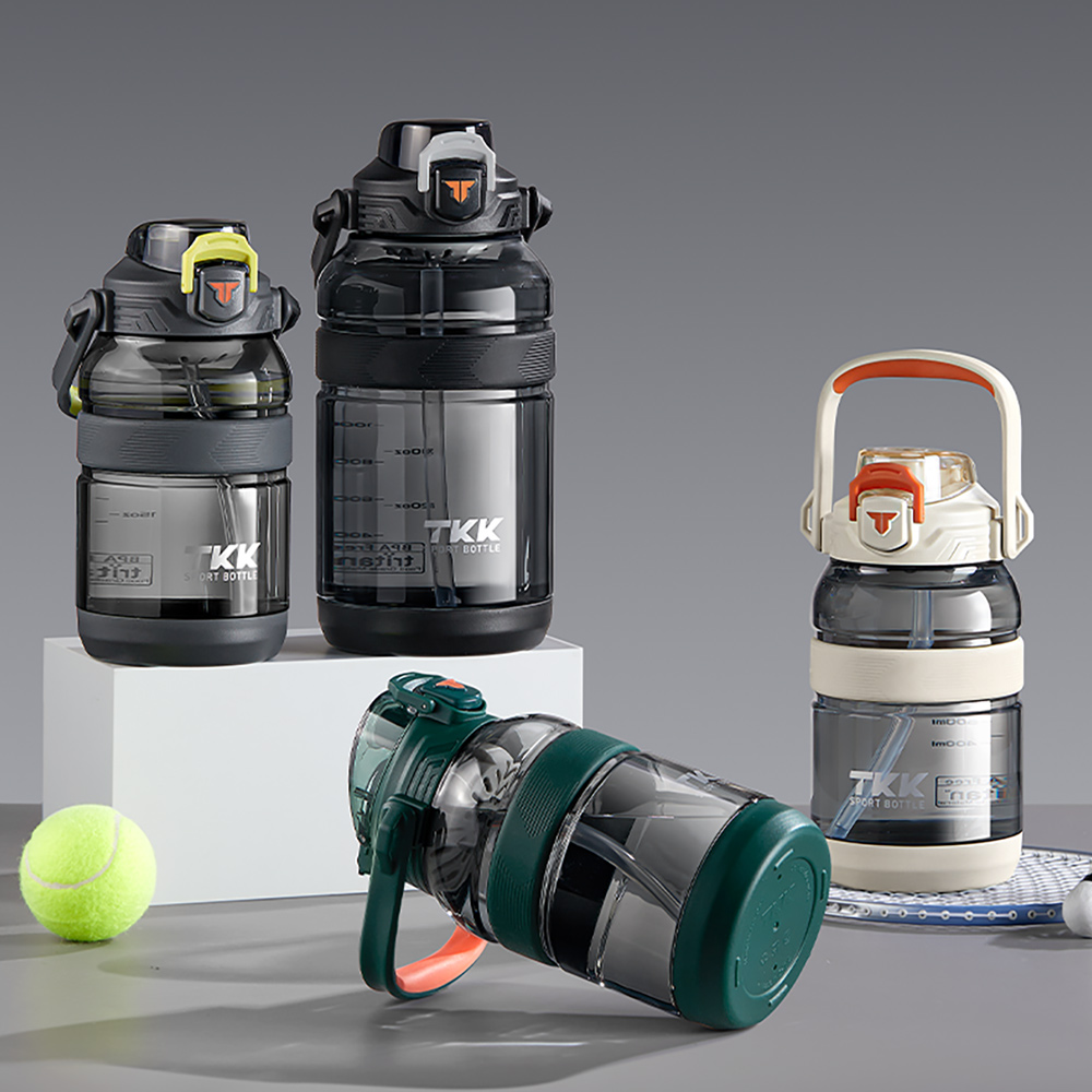 【TKK】美國進口Tritan戶外攀峰 手提+背帶 直飲+吸管大容量 運動水壺1200ML(附背帶)-電光白, , large