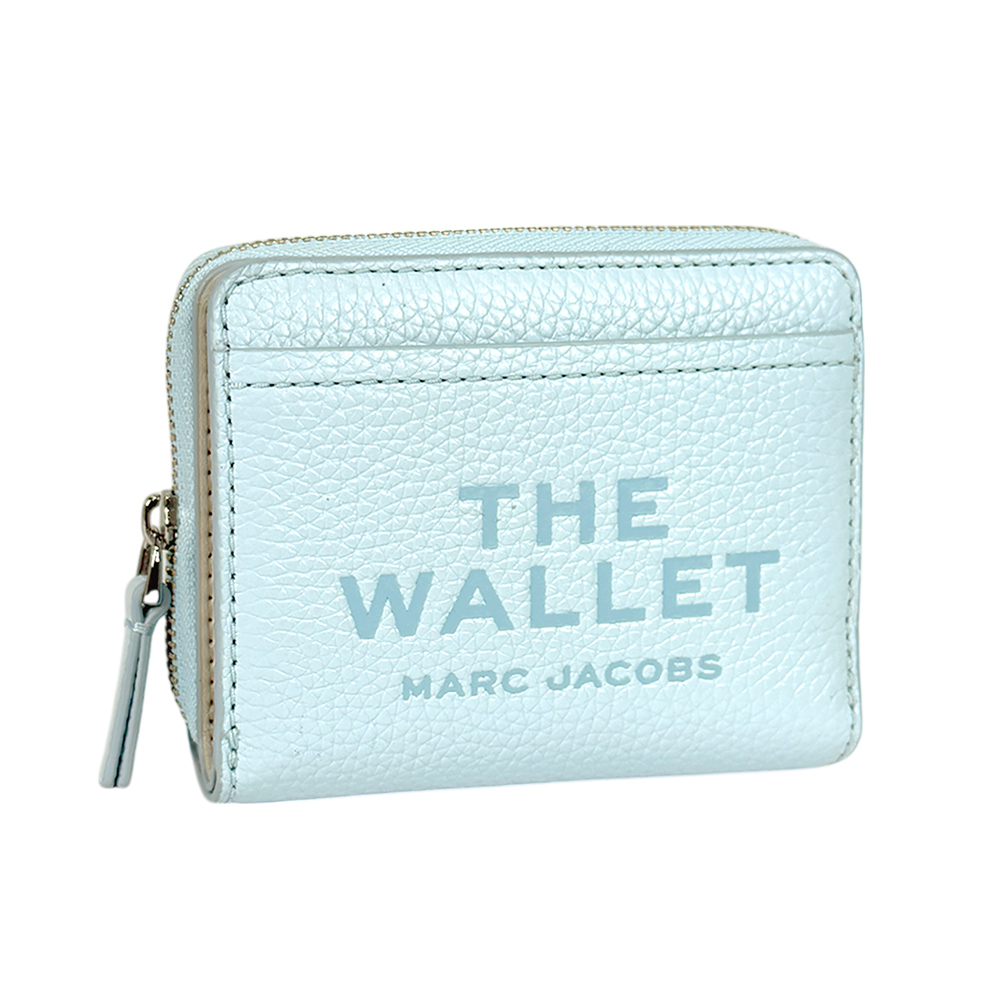 MARC JACOBS 壓印標誌對開暗釦二折迷你短夾/雲藍色, , large