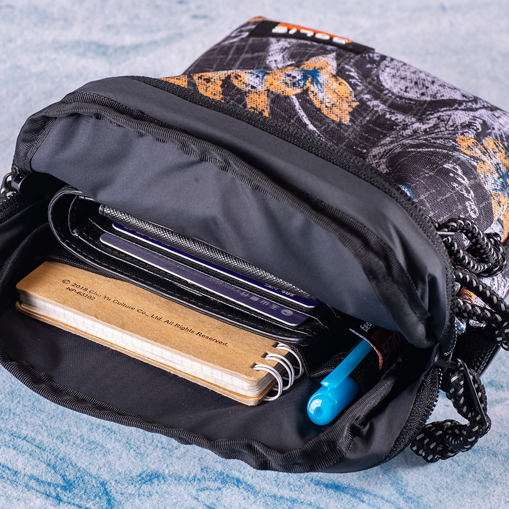 SOLIS 反光骷髏系列旅行隨身側背小包-沙石黑, , large