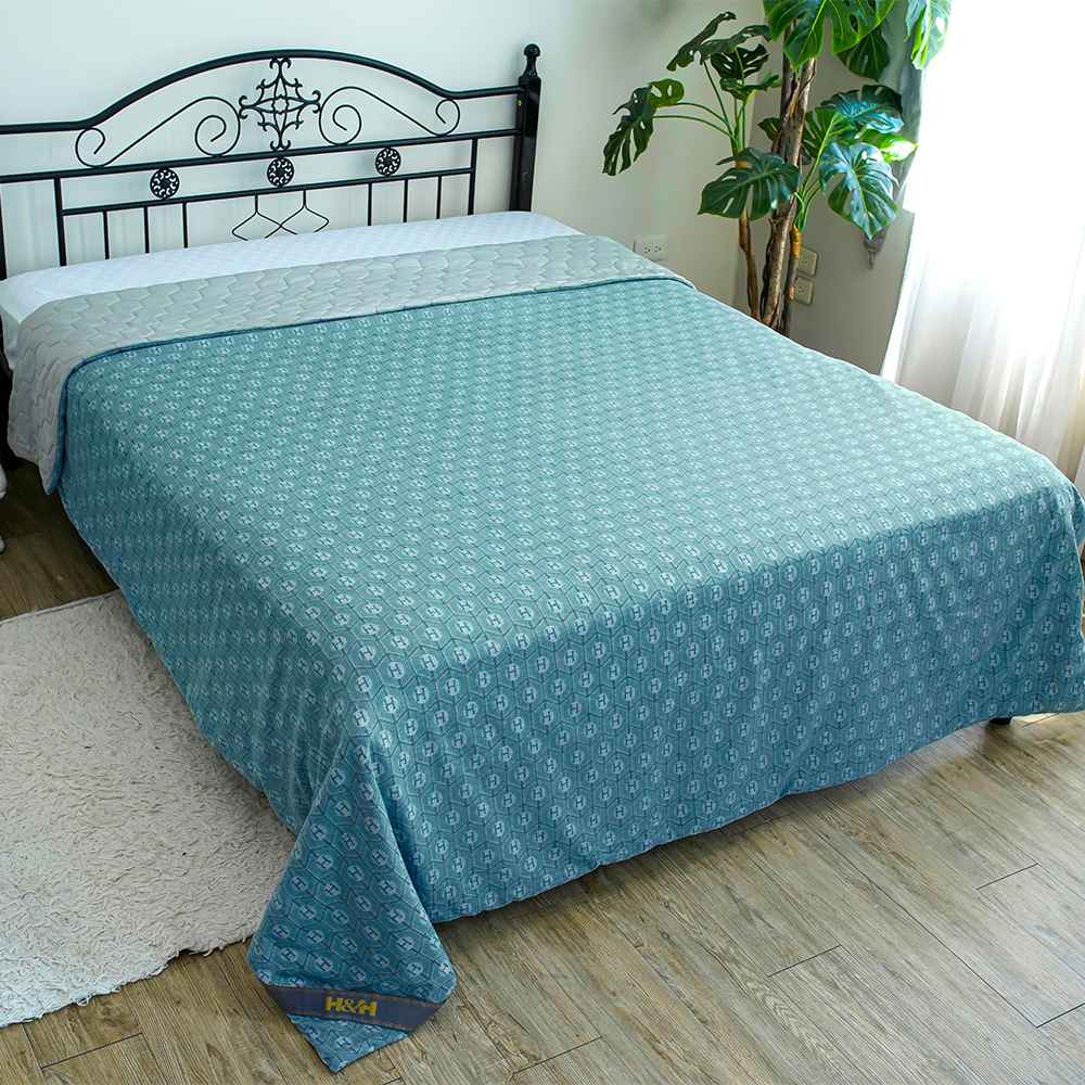 Graphene Cooling Quilt