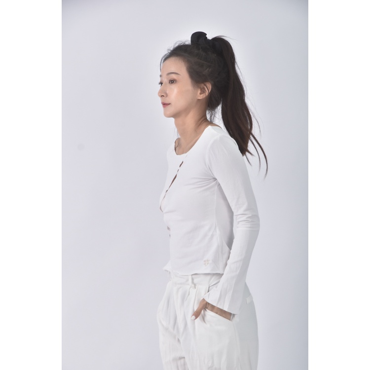 (S) 【安于晴Charlene私服】質感修身短版棉質白色長袖上衣二手衣, , large