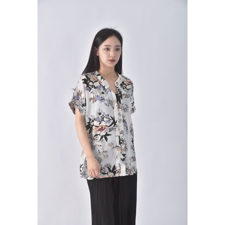 (XL) shein花卉白色短袖上衣二手衣, , large