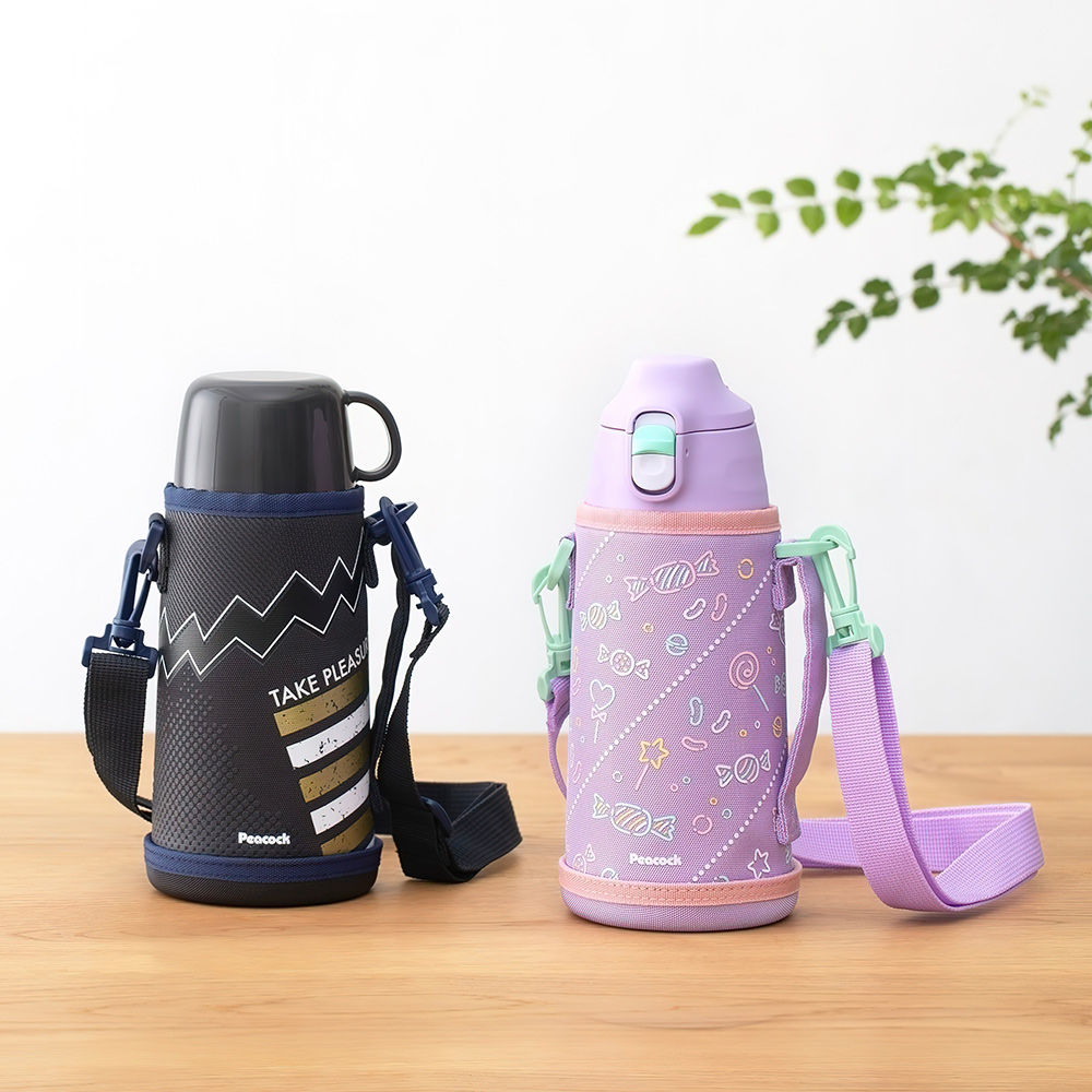【日本孔雀Peacock】運動家族 直飲+水杯兩用 兒童不鏽鋼保溫杯水壺800ML附杯套+背帶-糖果粉紫, 糖果粉紫, large