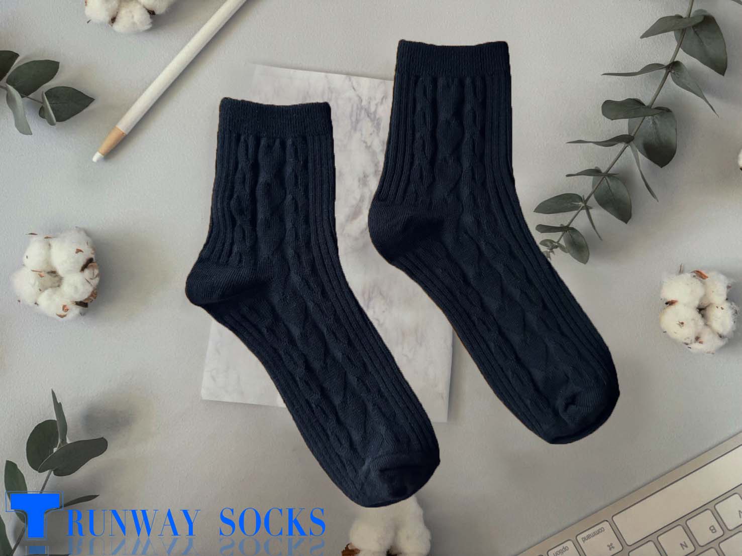 【伸展台】《RUNWAY SOCKS》日系 流行短襪 雙針筒1/2短襪 心型緹花 休閒運動 黑色 女款 1雙入, , large
